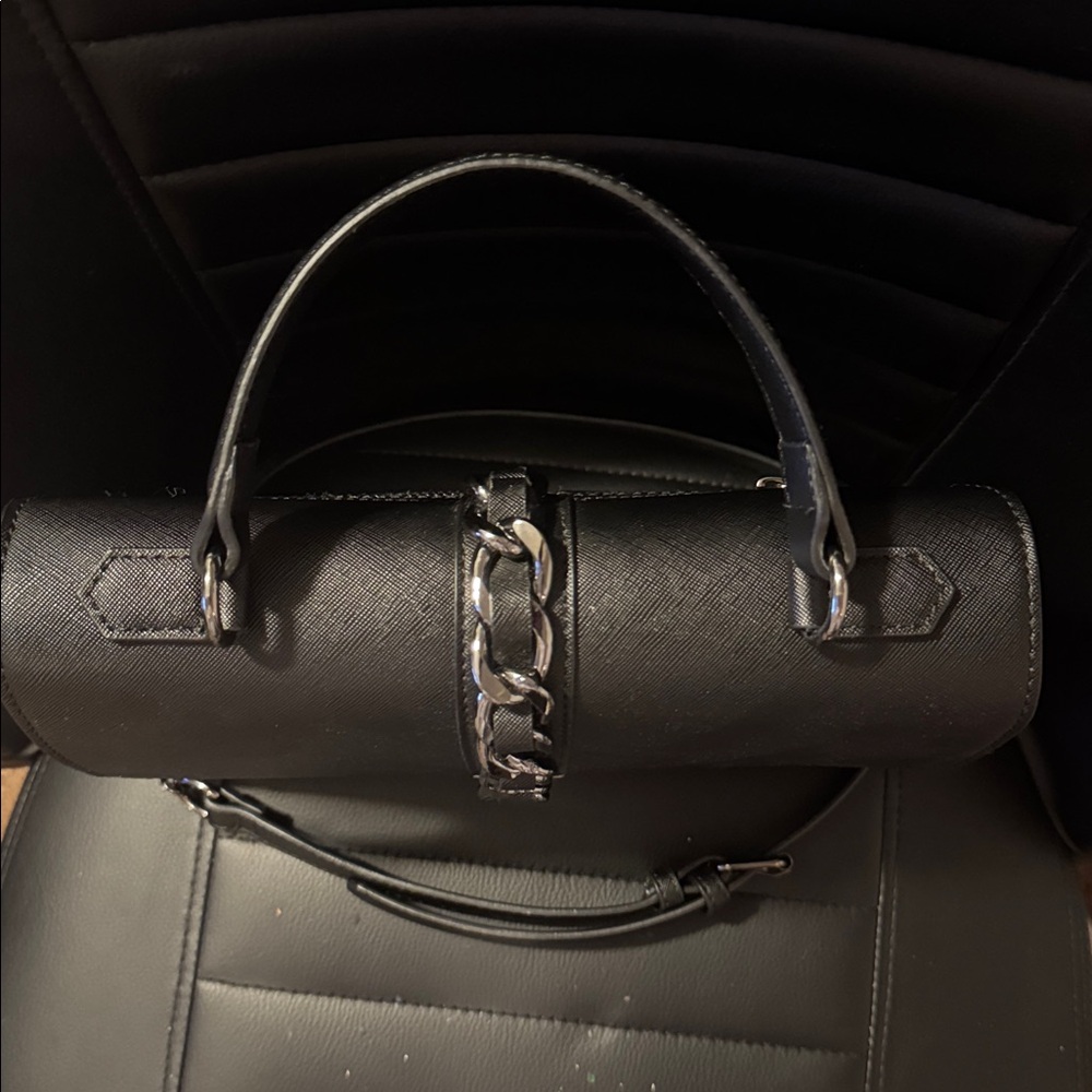 Aldo Elegant Black Chain Strap Handbag with Card Holder - Picture 3 of 11